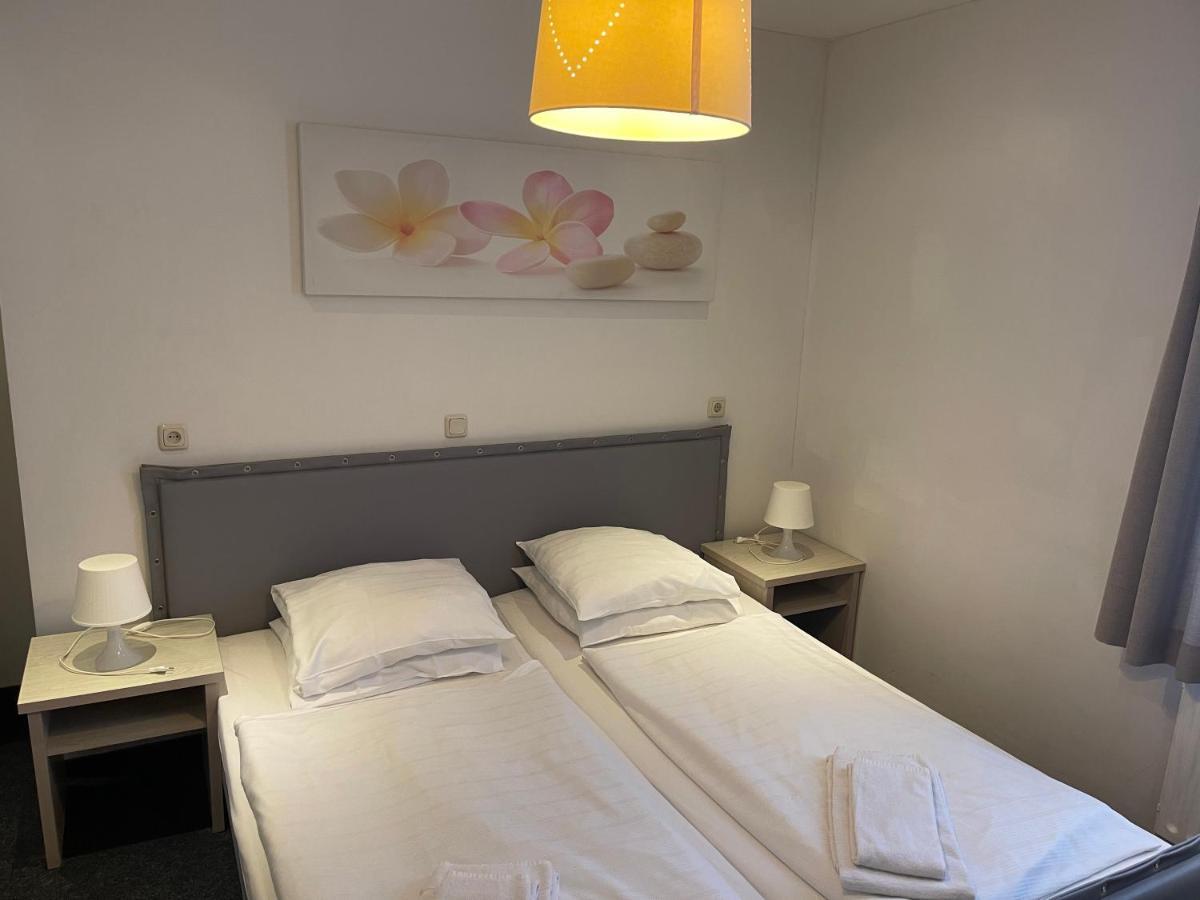 Hotel Restaurant La Piazza Valkenburg aan de Geul Eksteriør billede
